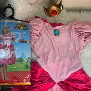 Princess Peach super Mario women size M, used once